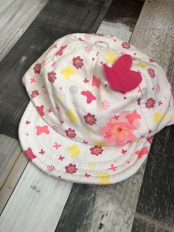 Casquette  neuve  38 cm