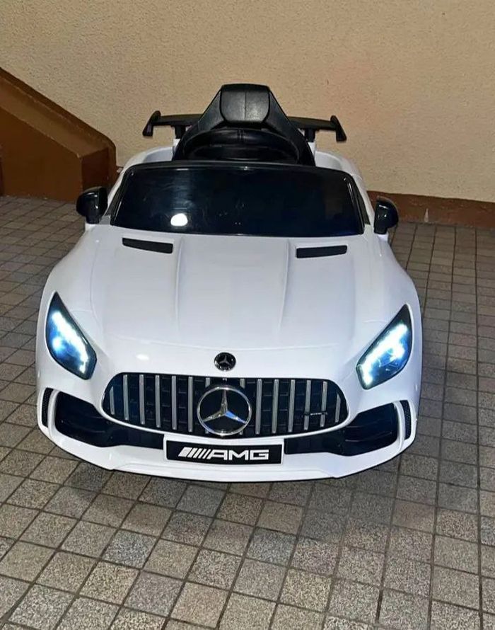 Voiture Mercedes enfant