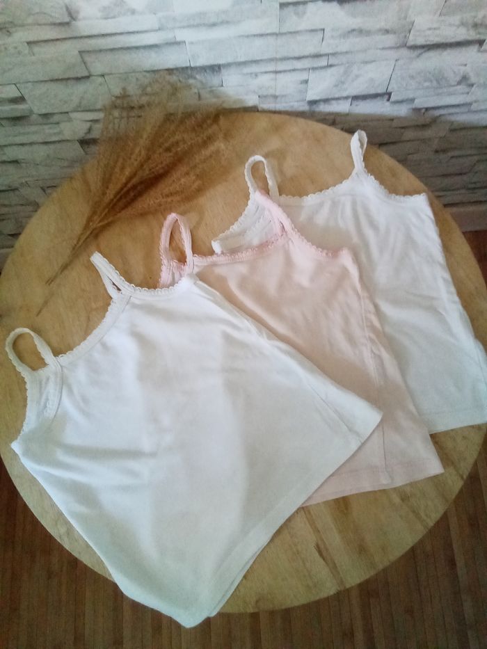 Lot 3 chemises de corps à bretelles Kiabi taille 2/3 ans