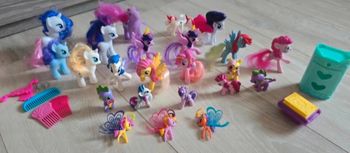 Très gros de poney my little pony  et autres marques avec accessoires en très bon état