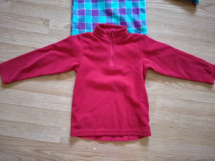 Lot de 3 sous pulls chauds. Quechua.
Taille 5 ans - photo numéro 2