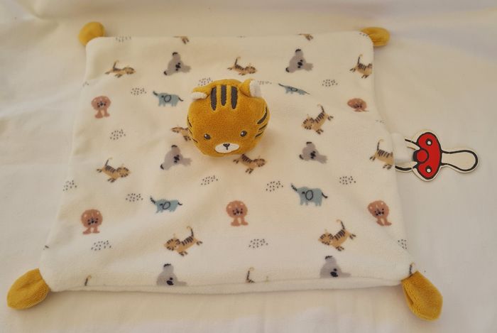 Doudou Tigre carré plat blanc - Animaux - Attache tétine- Simba