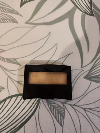 Yves rocher mono poudre couleur intense p406 2,5g   à utiliser 6 mois après ouverture