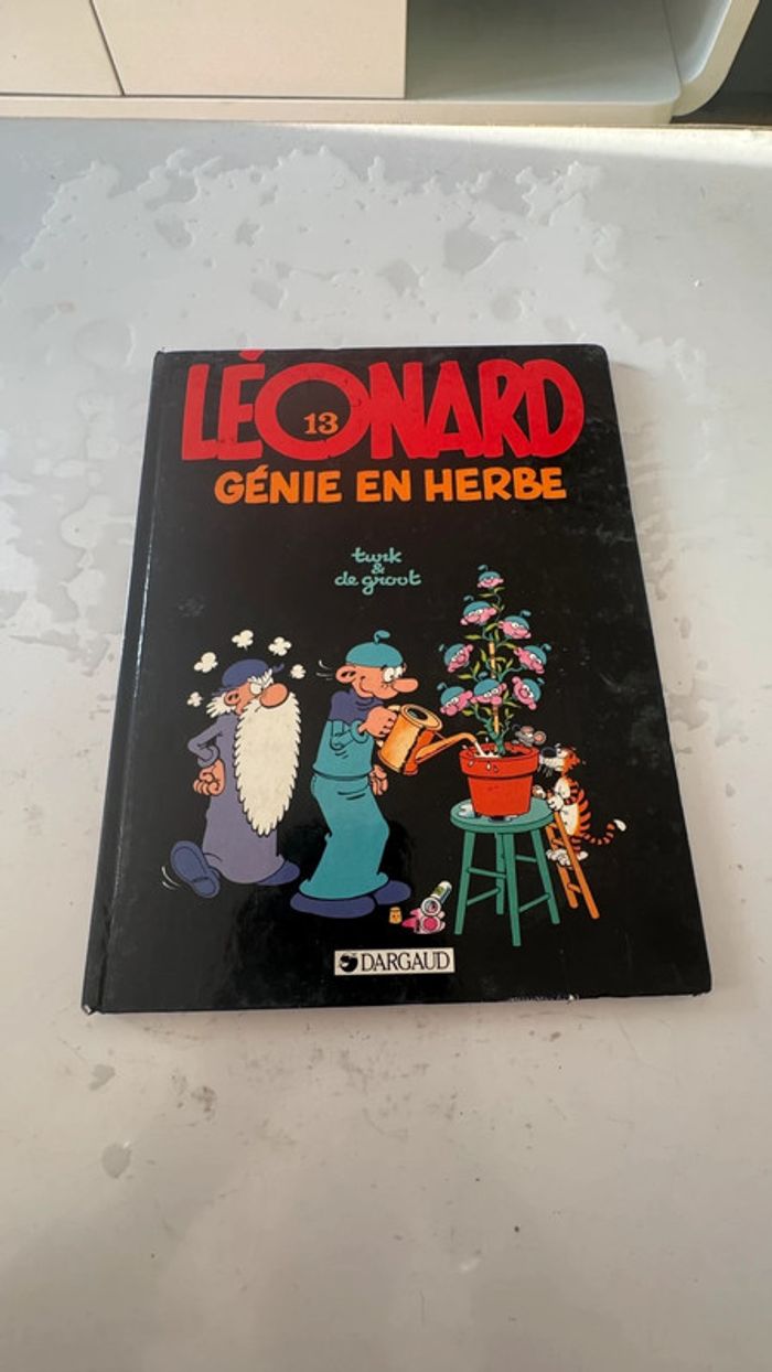 📘 BD Léonard Tome 13 – Génie en herbe Par Turk & De Groot – Éditions Dargaud