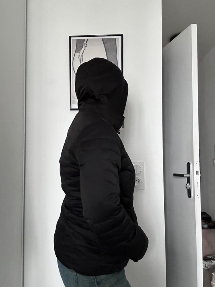 Doudoune noire Calvin Klein femme – Taille S Ultra chaude | Capuche réglable | Bon état général - photo numéro 3