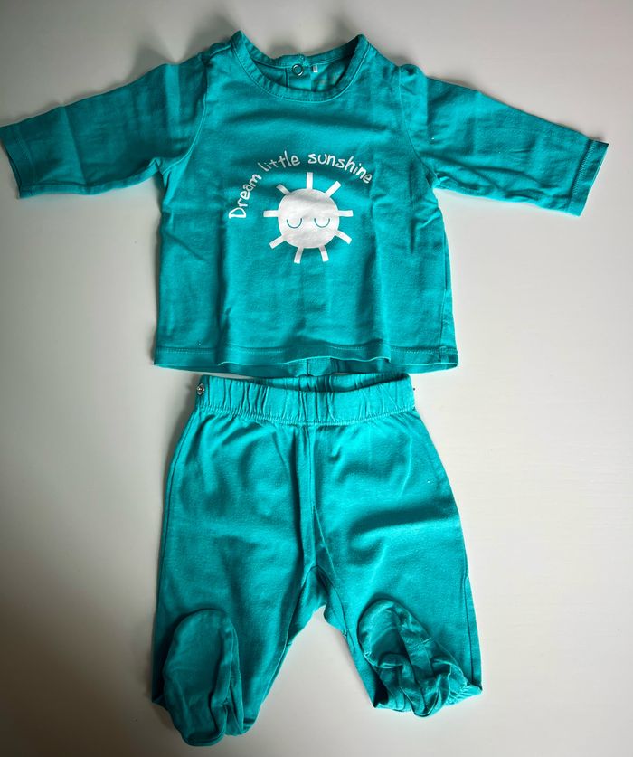 Lot de deux pyjamas 2 pièces taille 3 mois. - photo numéro 3