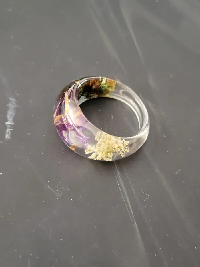 Bague en résine avec fleurs séchées Marguerite violet Taille 57 18.1 mm - photo numéro 2