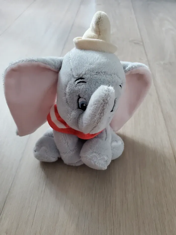Petite peluche Dumbo - photo numéro 2