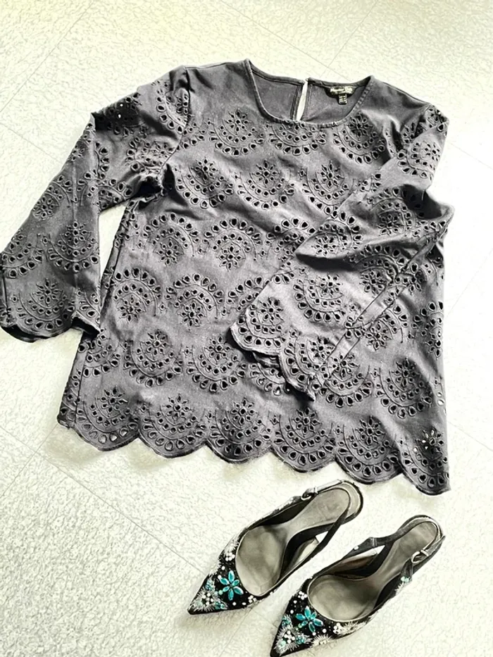 La blouses noir brodée Massimo Dutti - photo numéro 2
