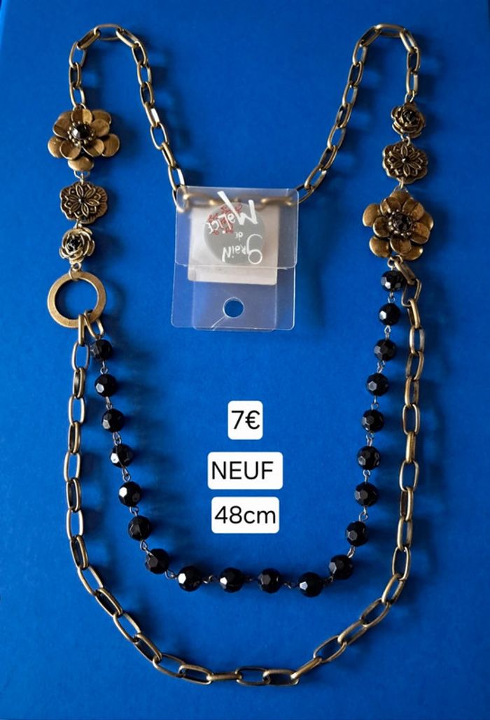 Collier long NEUF couleur bronze avec breloques et perles