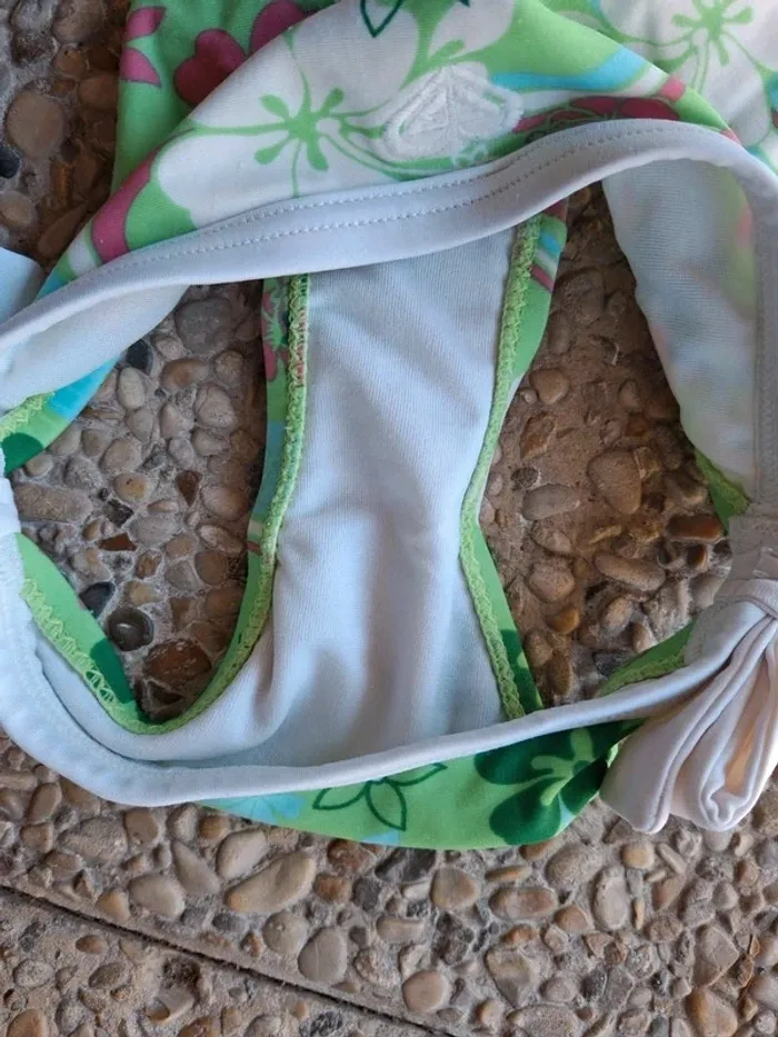 Bas de maillot de bain culotte verte blanche fleurs Hawaï roxy taille 3 ans - photo numéro 4