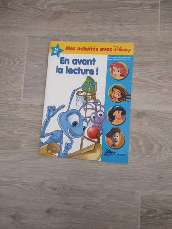 Livre éducatif Mes activités avec Disney En avant la lecture !