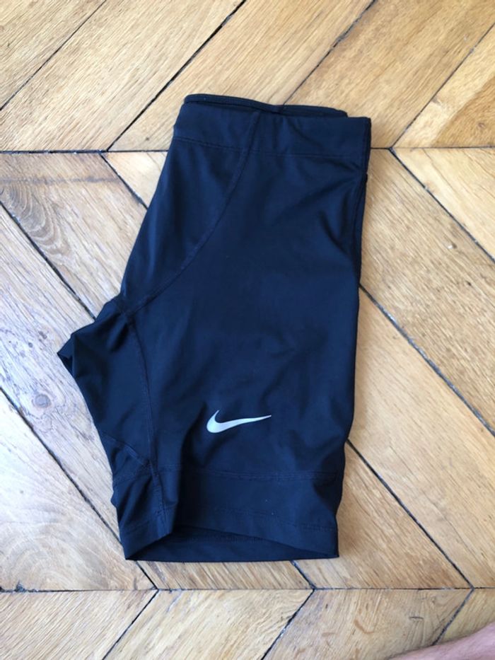 Cycliste nike running Taille M - photo numéro 2