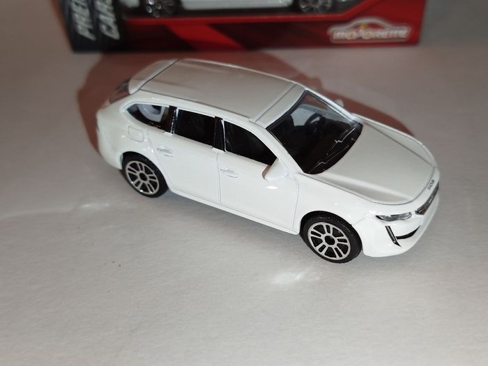 Majorette Peugeot 508 SW - photo numéro 5