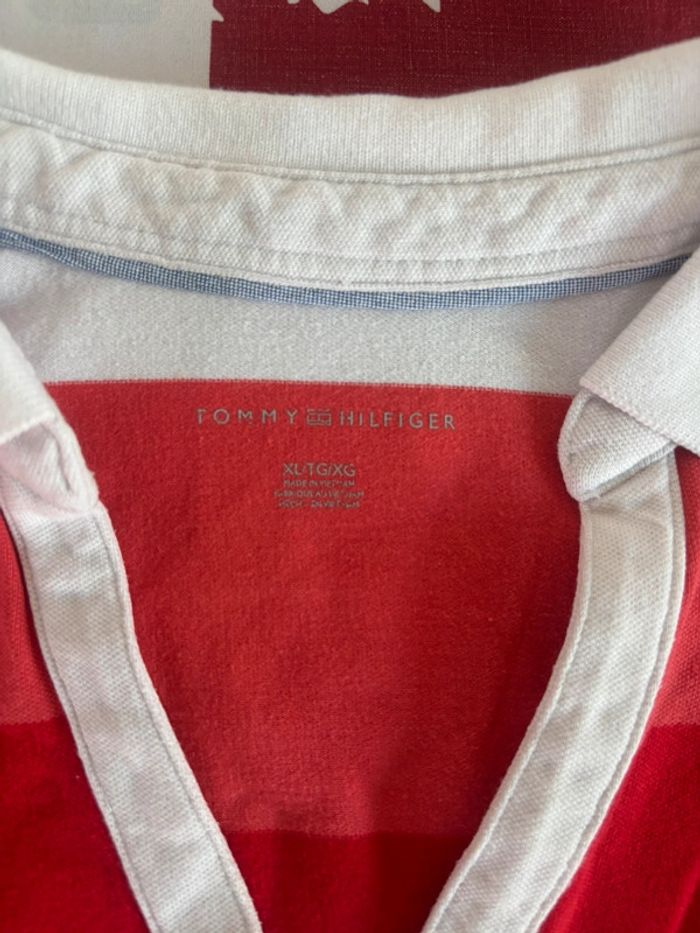 Polo Tommy Hilfiger taille L/XL blanc liserés rouge col V ouvert - photo numéro 3
