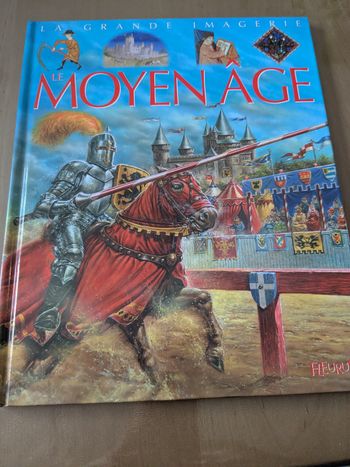 Livre la grande imagerie le moyen âge 