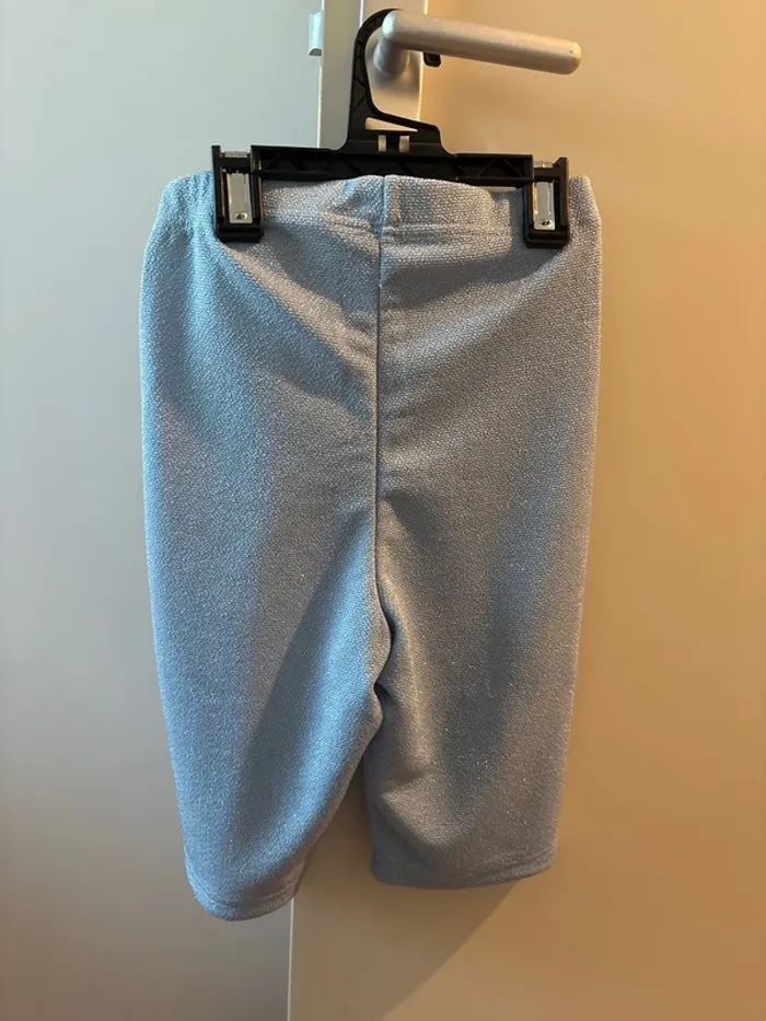 Short cycliste bleu ciel