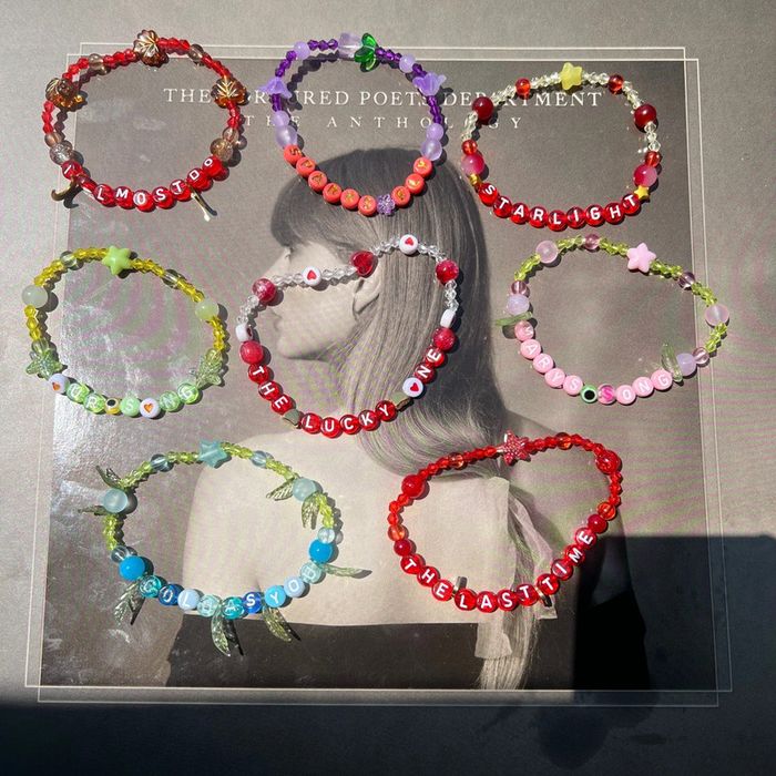 friendship bracelets | taylor swift