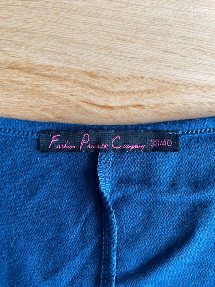 T-shirt taille 38/40 - photo numéro 2