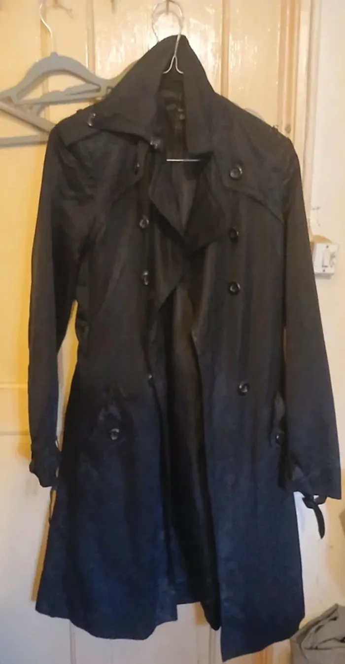 Long manteau noir trench idéal mi saison