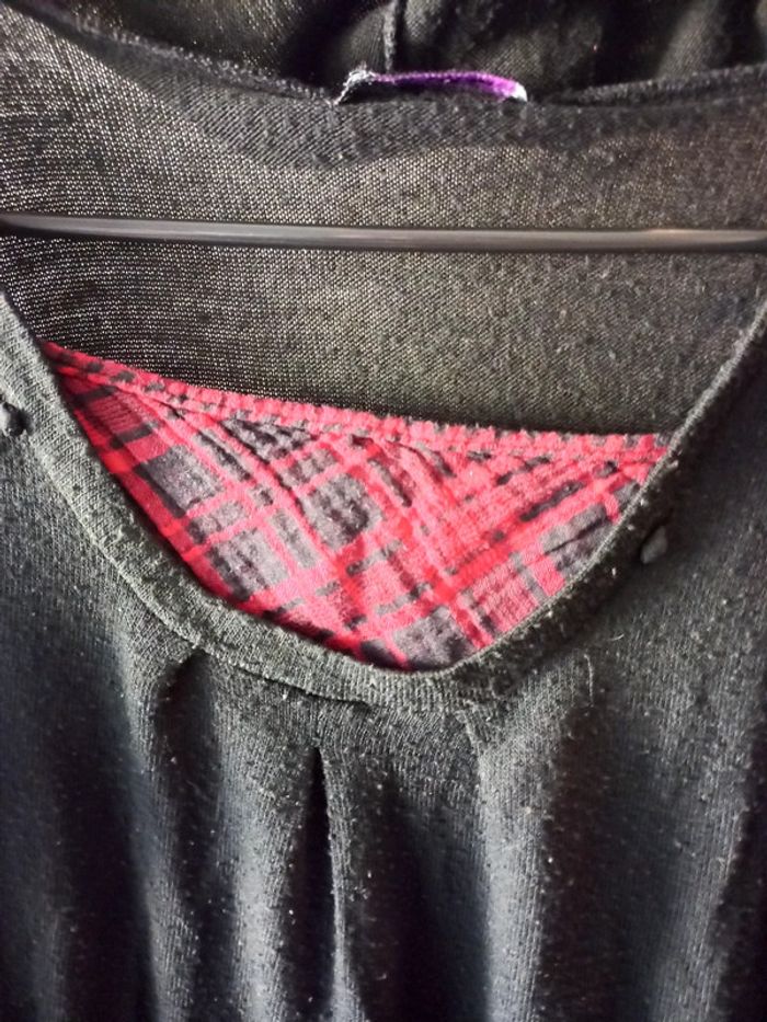 Pull manches courtes avec capuche - photo numéro 3