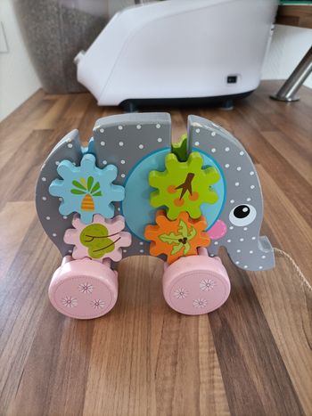 Éléphant en bois à tirer 18 mois et +