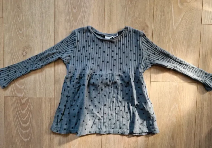 Blouse manches longues fille Zara gris à pois 110 cm