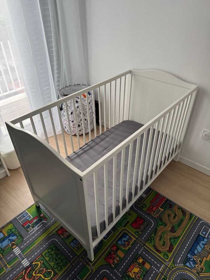 Lit bébé IKEA SMÅGÖRA 60x120 blanc (+ matelas offert)