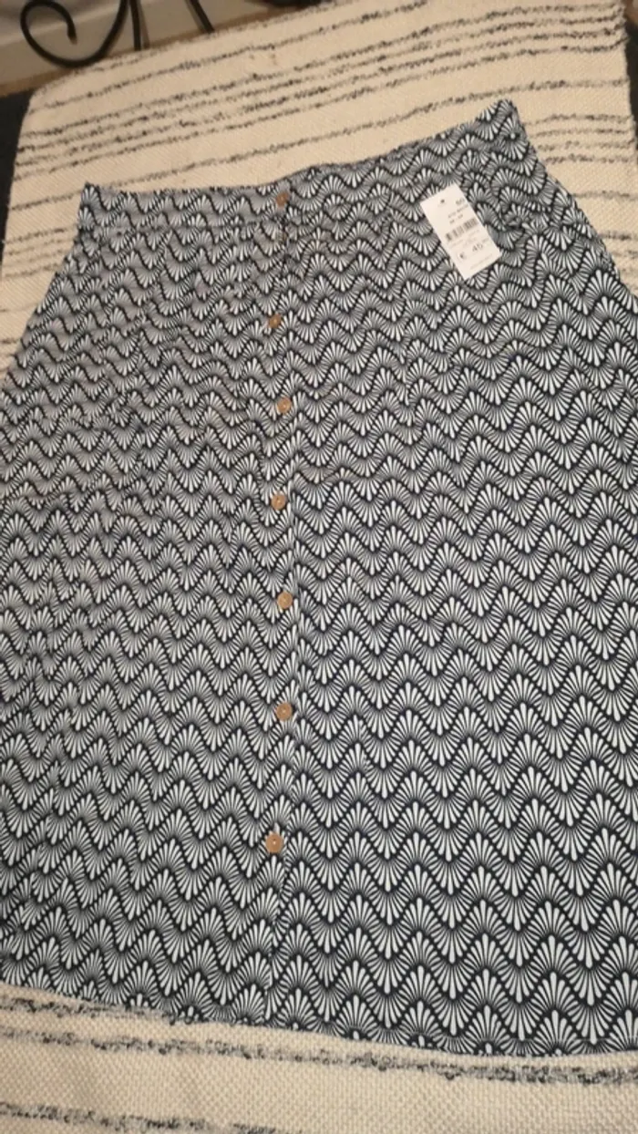 Longue jupe damart neuf avec roquette taille 50