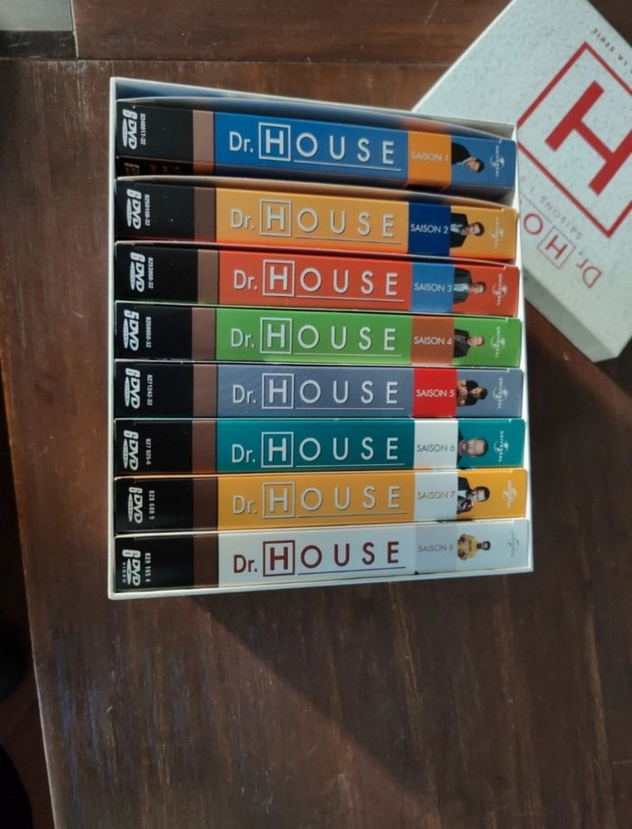 Coffret DVD intégrale Dr.House - photo numéro 2