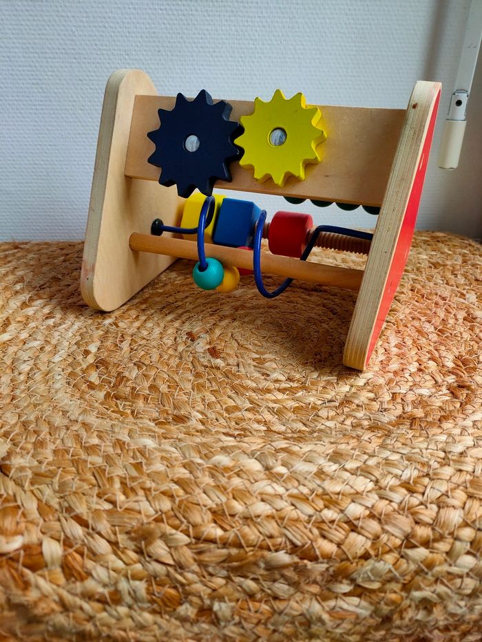 Triangle d'activité en bois Manibul Oxybul