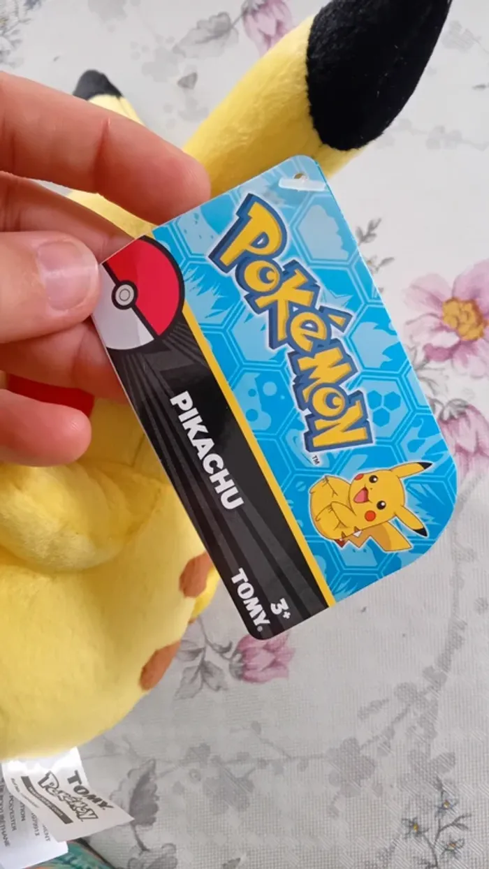 Peluche pikachu - photo numéro 2