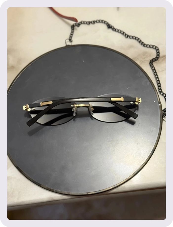 Lunette de soleil ovale noire - photo numéro 2
