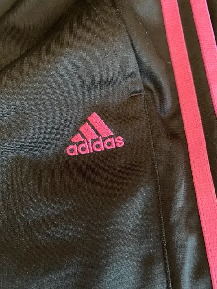 Pantalon Adidas noir et rose - 3 bandes - Taille XS- Excellent état - photo numéro 4