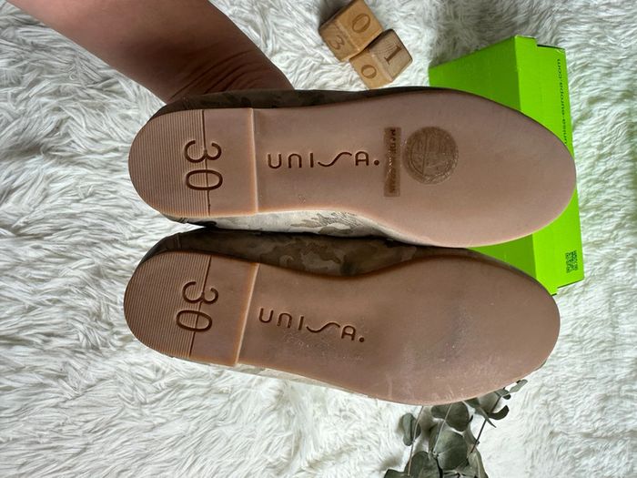 Paire de slipper Unisa taille 30 - photo numéro 5