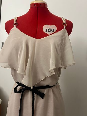 Robe à volants ceinturée beige TDC