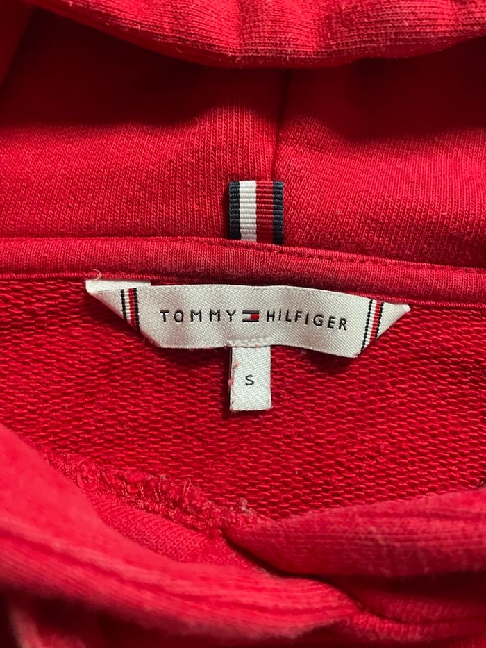 Sweat a capuche rouge - photo numéro 7