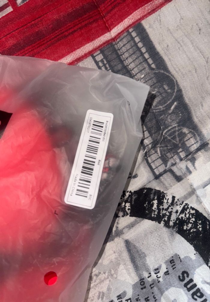 Soutiens-gorges rouge et noir dentelle neuf - photo numéro 4