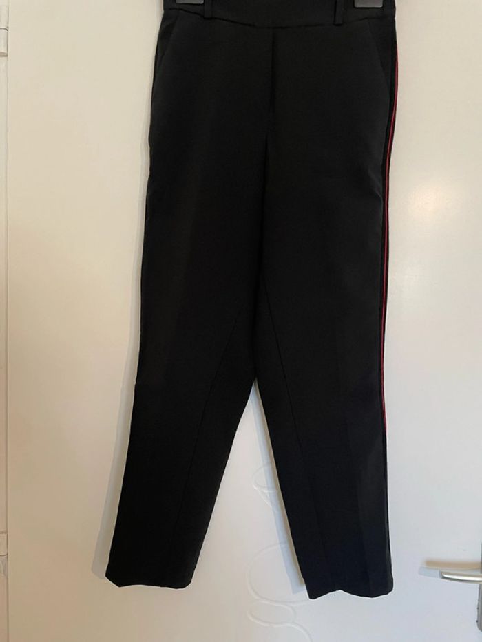 Pantalon court 7/8 noir bande rouge et blanc côté taille haute élastique Charming Girl taille 36 - photo numéro 3