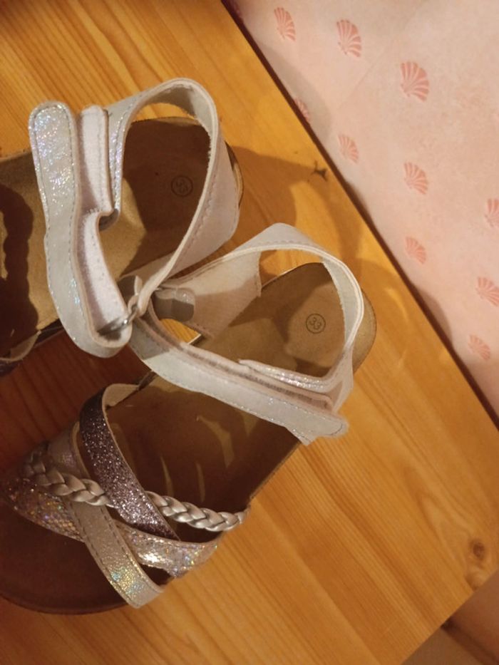 Sandales / nus pieds - photo numéro 2