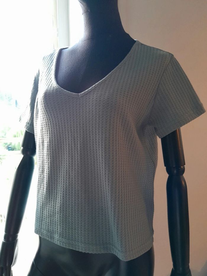 T-shirt côtelé bleu col v