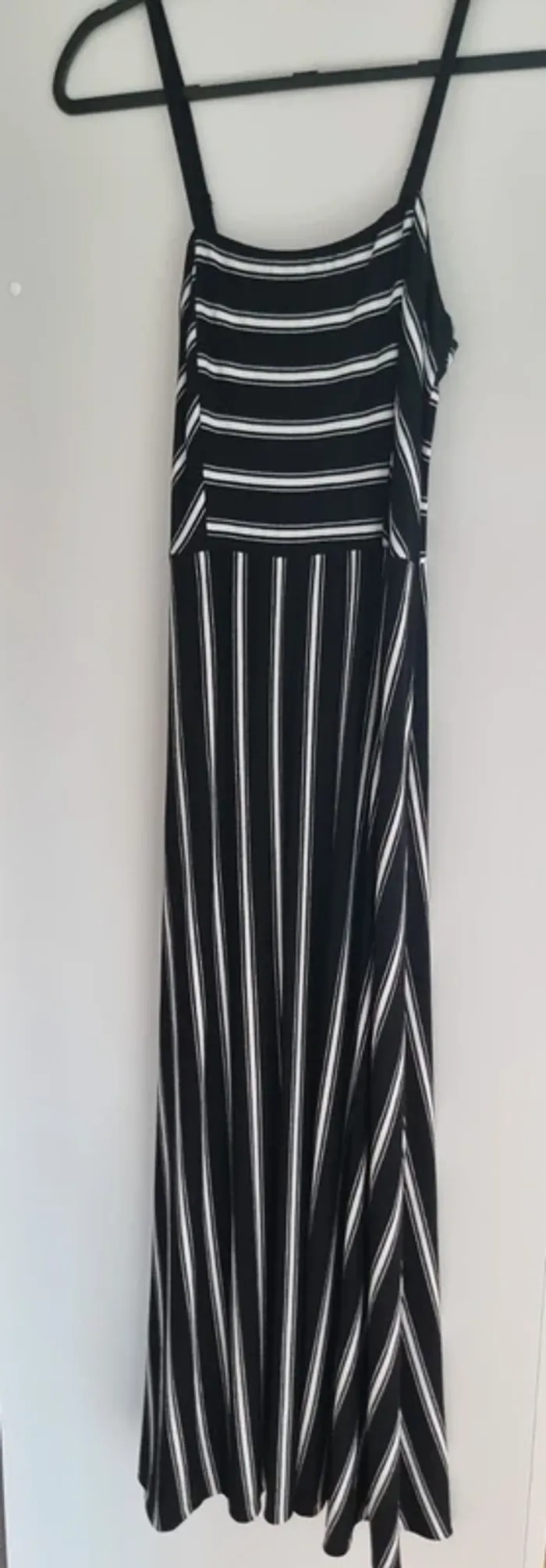Robe noire et blanche viscose