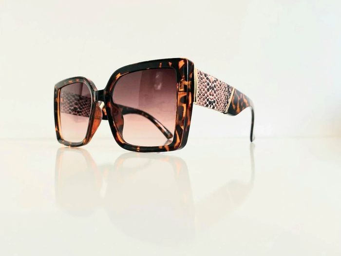 Lunette de soleil femme rectangulaire marron léopard verres dégradés uvprotection catégorie 3 - photo numéro 3