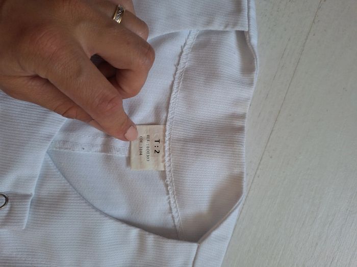 Lot 2 ensembles + 2 pantalons infirmier/ aide soignant t2 - photo numéro 2
