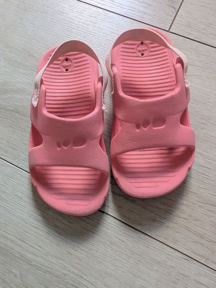 Chaussure de plage fille bon état - photo numéro 4