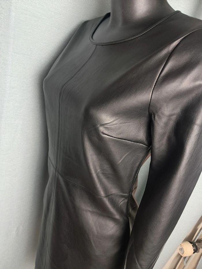 Les petites bombes robe simili noire T.36 neuve - photo numéro 8