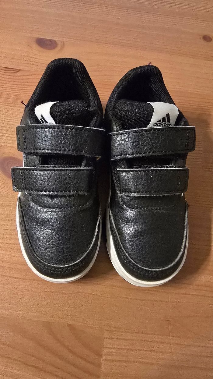 💙😍 🥰😍👌👌superbes baskets ADIDAS  pointure 24 😍💙