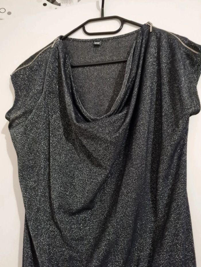 Robe noire pailletée - photo numéro 2