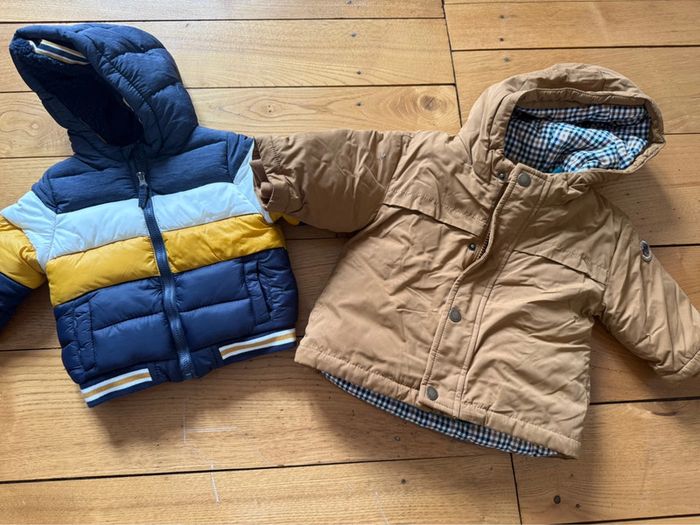 Vestes en très bon état taille 6 mois