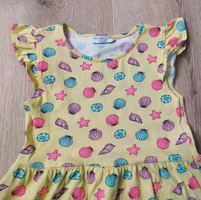Robe manches courtes fille jaune coquillages đ taille 6/7 ans Primark - photo numĂ©ro 2